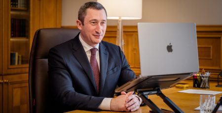 НАБУ та САП вручили клопотання про тримання під вартою колишньому віцепрем'єр-міністру