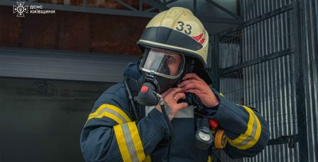 Київщина ліквідовує наслідки нічної атаки рф: пошкоджено понад 20 будинків, п'ятеро постраждалих