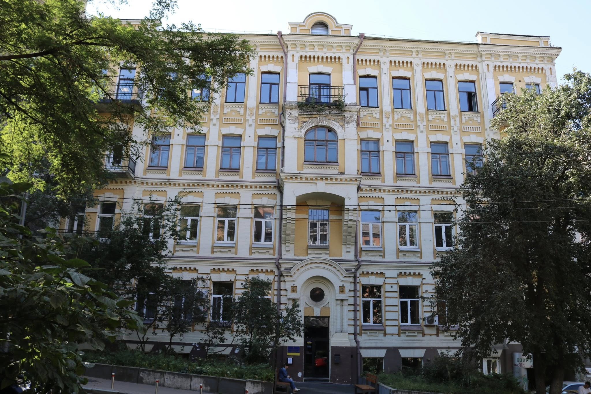 Ремонт офісу Департаменту територіального контролю КМДА за 112,7 млн гривень замовити не вдалося