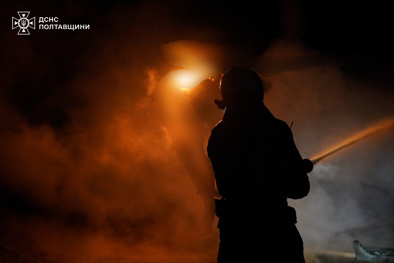 На Полтавщині ворожі БпЛА атакували об’єкт газовидобувної галузі, виникла пожежа На Полтавщині ворожі БпЛА атакували об’єкт газовидобувної галузі, виникла пожежа
