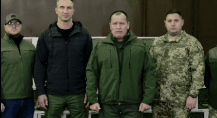 “Українська команда” разом з Володимиром Кличком передала велику партію дронів бійцям 72 бригади під Покровськ - Палатний