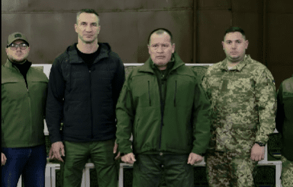 “Українська команда” разом з Володимиром Кличком передала велику партію дронів бійцям 72 бригади під Покровськ - Палатний