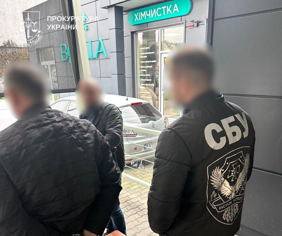 Посадовців Держпродспоживслужби з Київщини викрили на вимаганнях хабарів з бізнесу по розведенню курей