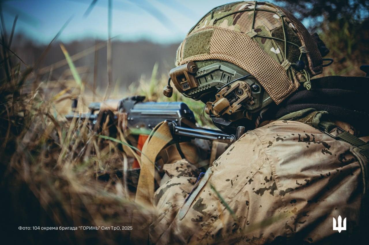 На фронті надвечір 14 листопада щонайменше 176 боєзіткнень, - Генштаб ЗСУ