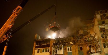 У Тернополі з-під завалів будинку дістали тіло жінки: число жертв ракетного удару рф зросло до 27