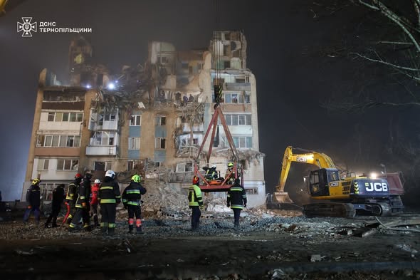 Тернопіль: число вбитих обстрілом рф зросло до 28 осіб