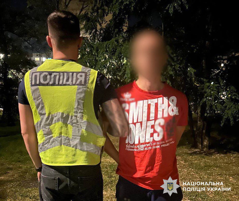 Чоловік, який пограбував школярів в Оболонському районі столиці, проведе за ґратами сім років