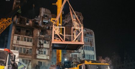 У Тернополі з-під завалів будинку дістали тіло жінки: число жертв ракетного удару рф зросло до 32