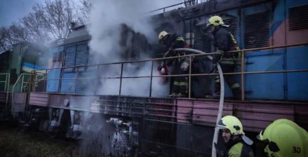 У Фастові на залізниці спалахнув локомотив, причина пожежі встановлюється