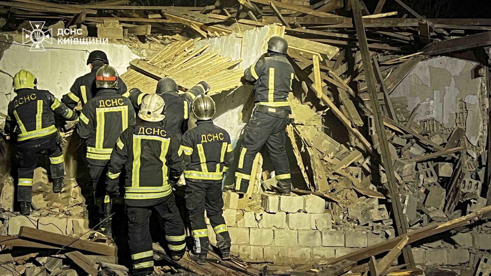 Четверо жителів Київської області постраждали через ворожу атаку вночі, у т.ч. неповнолітня