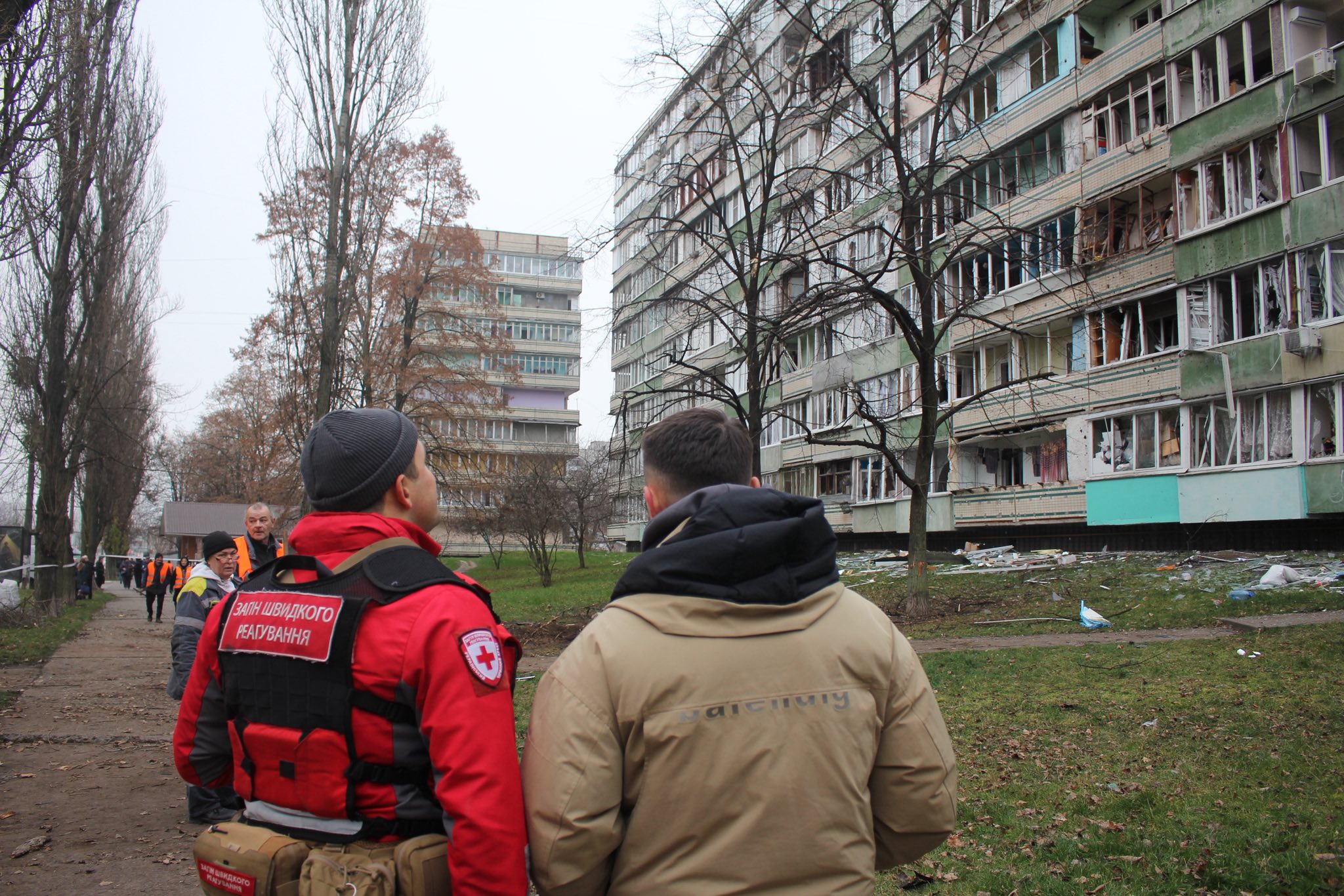 У Вишгороді обстрілом рф пошкоджено 6 будинків, госпіталізовано жінку