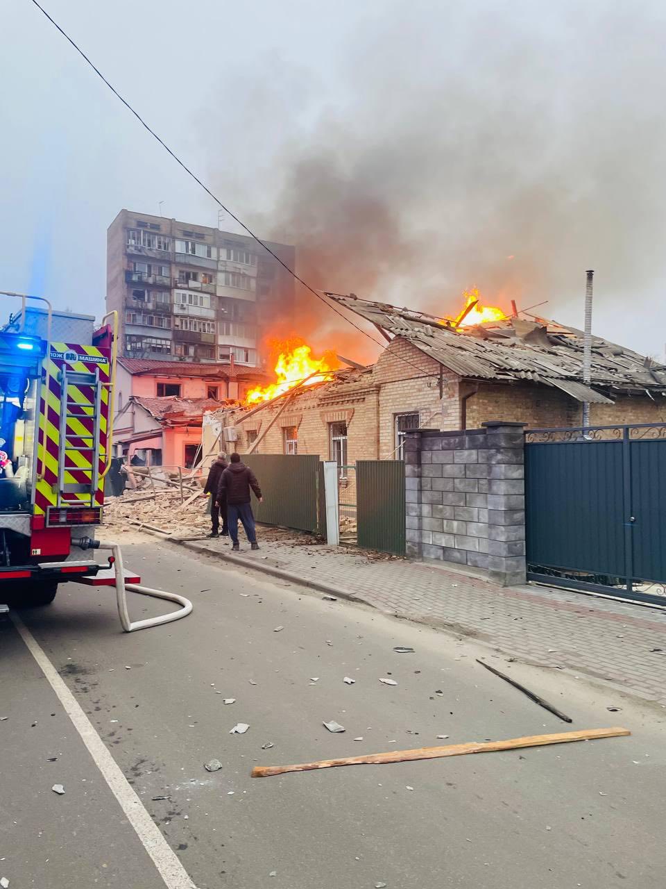 У Боярській громаді внаслідок нічної атаки рф загинула людина У Боярській громаді внаслідок нічної атаки рф загинула людина