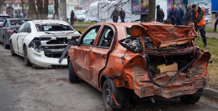 У Броварах обстрілом рф пошкоджено будинки, дитсадок, ТЦ та десятки автомобілів