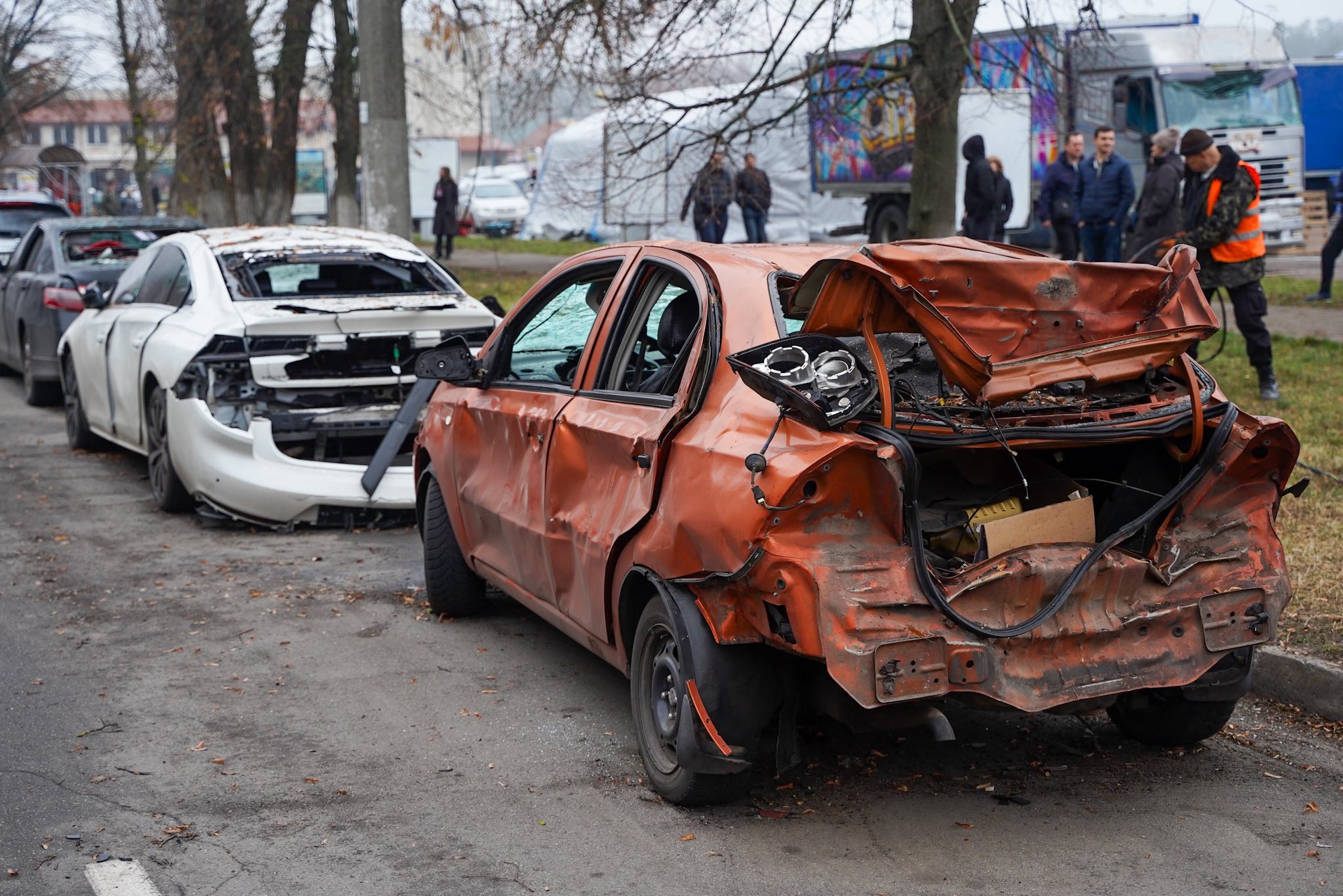 У Броварах обстрілом рф пошкоджено будинки, дитсадок, ТЦ та десятки автомобілів