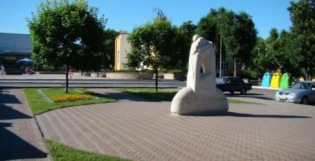 Київську площу Бучі за 1,2 млн гривень зроблять безбар’єрною