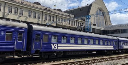 “Укрзалізниця” анонсувала щогодинний рух поїздів між Києвом і Львовом із грудня