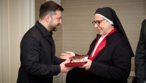 Зеленський відзначив директорку Фонду монастиря «Санта-Клара» орденом княгині Ольги
