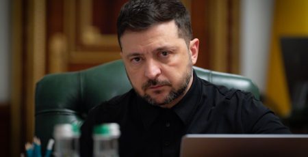 Зеленський схвалив два пакети санкцій: у списках ексголова КСУ Тупицький та путінський посланець Дмитрієв