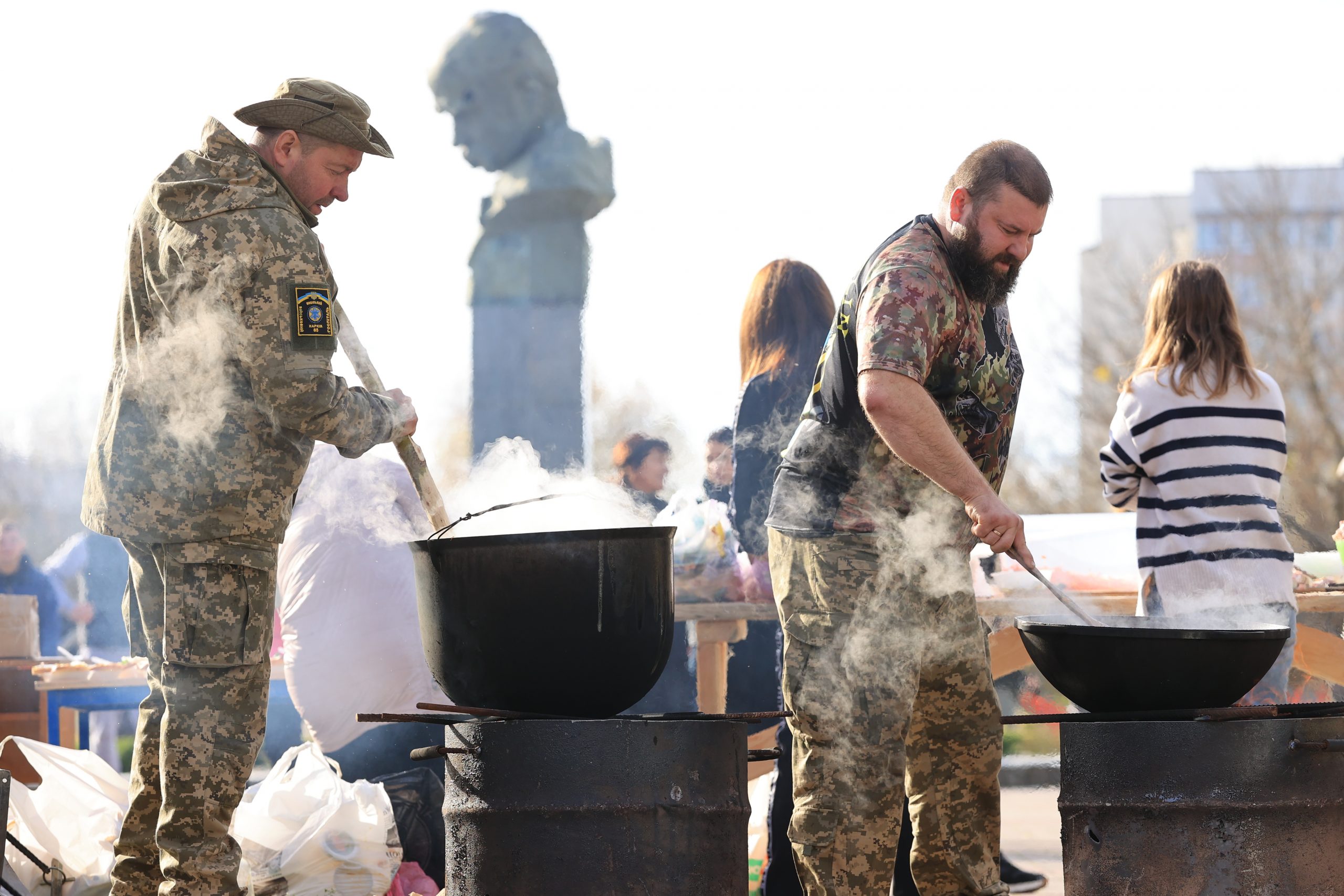 У Бородянці благодійний захід “Ветеранська кухня” зібрав 96 тисяч гривень для військових (фото)