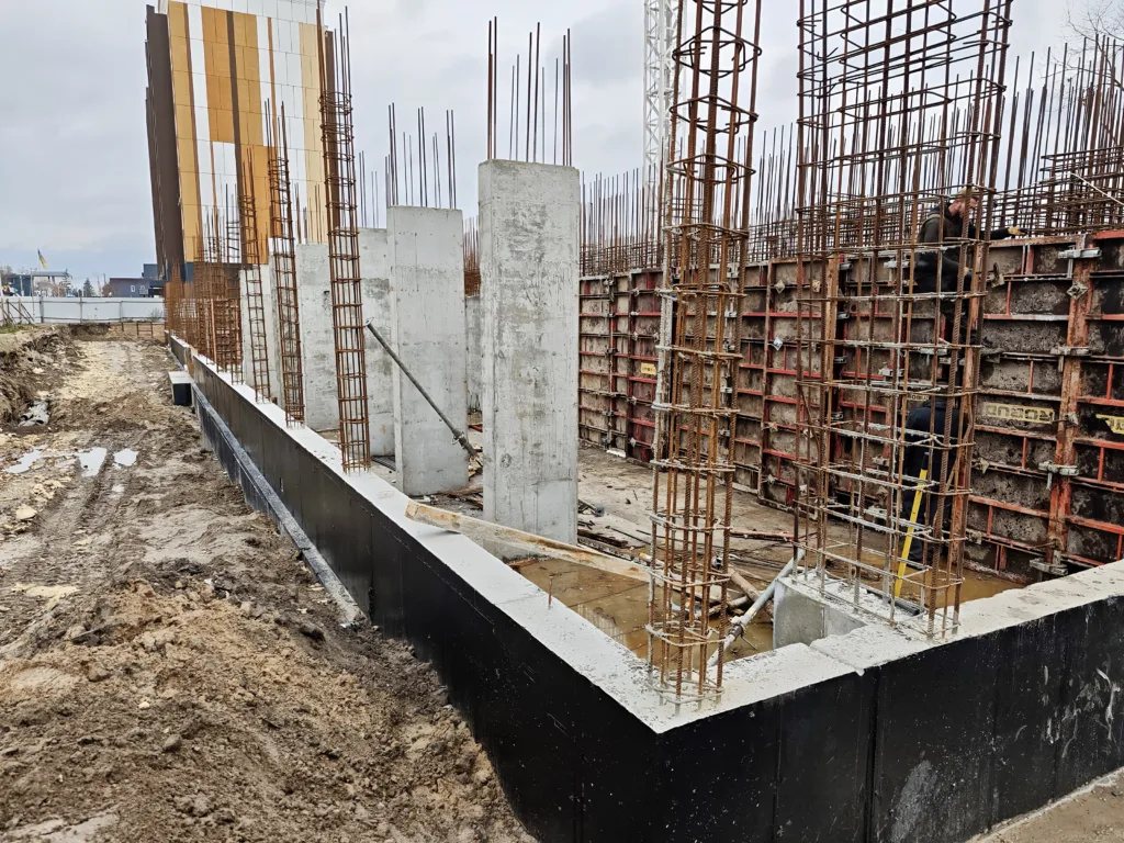 У Бородянці відбудовують з нуля зруйнований росією житловий будинок У Бородянці відбудовують з нуля зруйнований росією житловий будинок