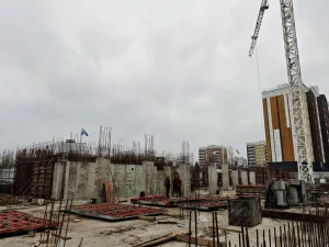 У Бородянці відбудовують з нуля зруйнований росією житловий будинок