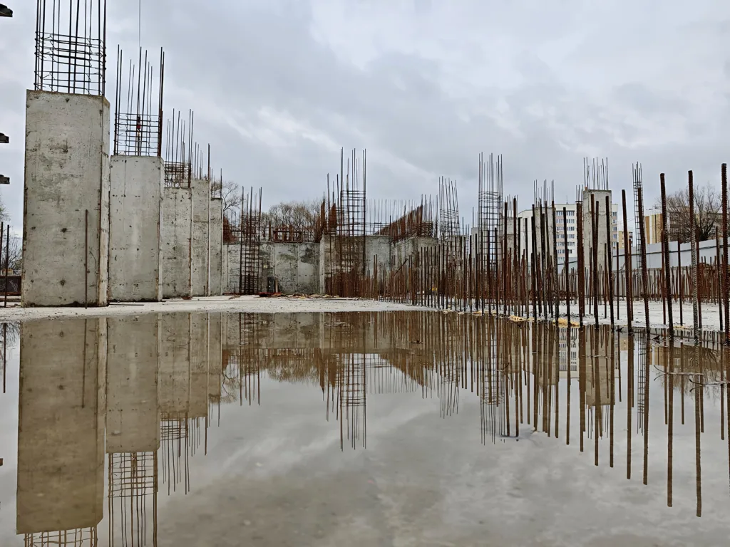 У Бородянці відбудовують з нуля зруйнований росією житловий будинок