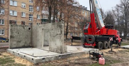 У Борисполі встановлюють мобільні укриття