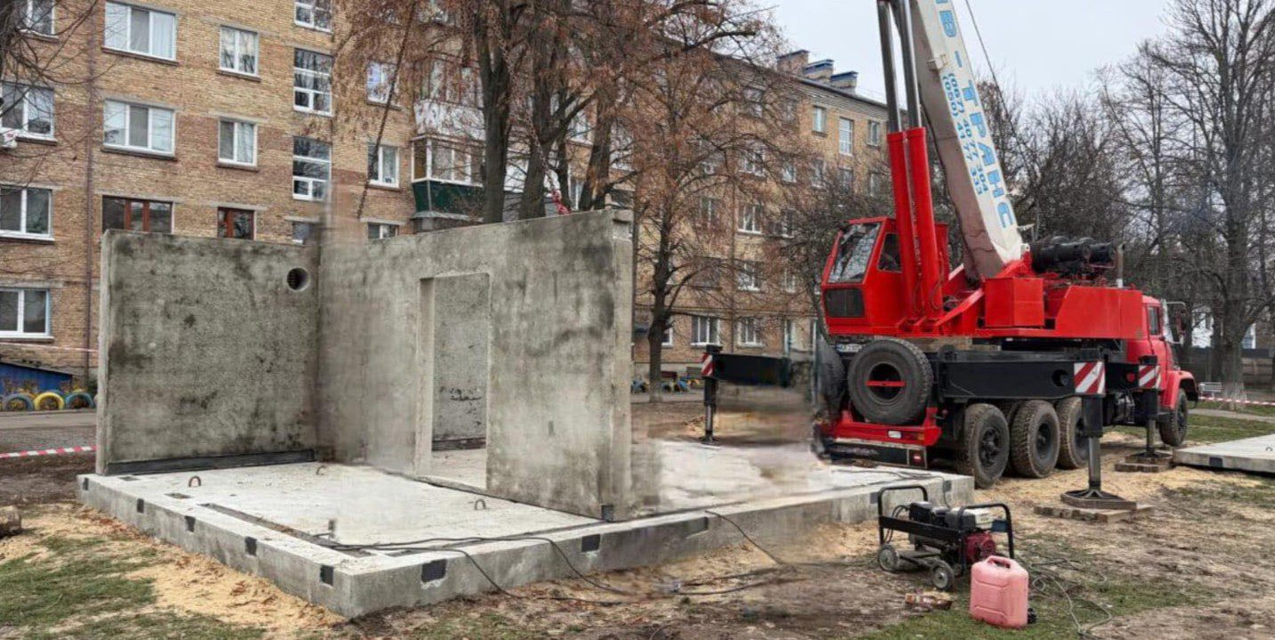 У Борисполі встановлюють мобільні укриття