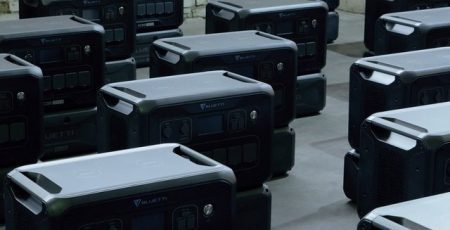 Для роботи дронів і зв'язку: бійці 3 армійського корпусу розповіли, як використовують зарядні станцій від “Української команди”