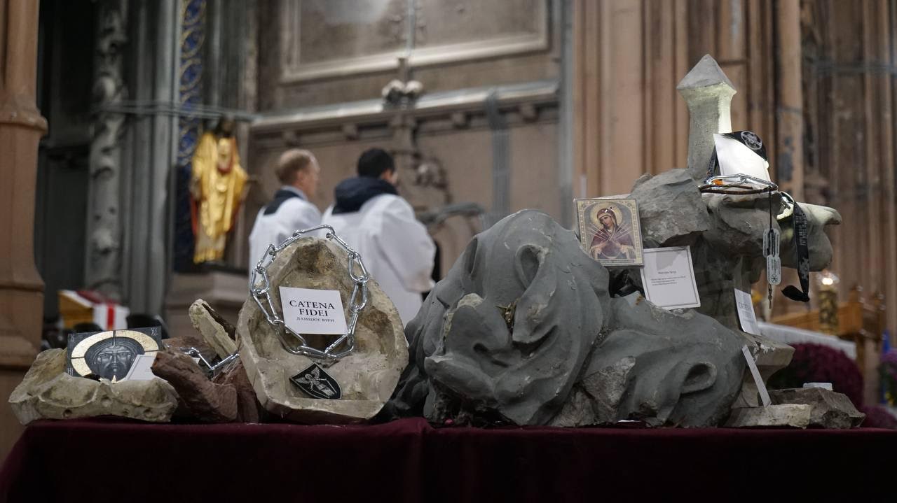 У костелі святого Миколая презентували картину «Молитва», що стане символом незламності України у Ватикані