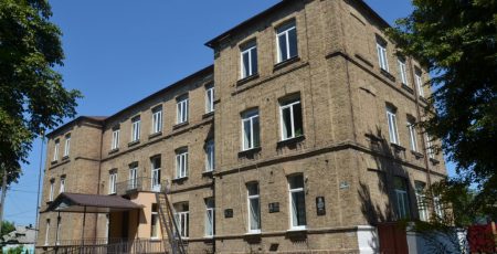 Нагляд за реконструкцією ліцею в Димері оцінили в 2,6 млн гривень