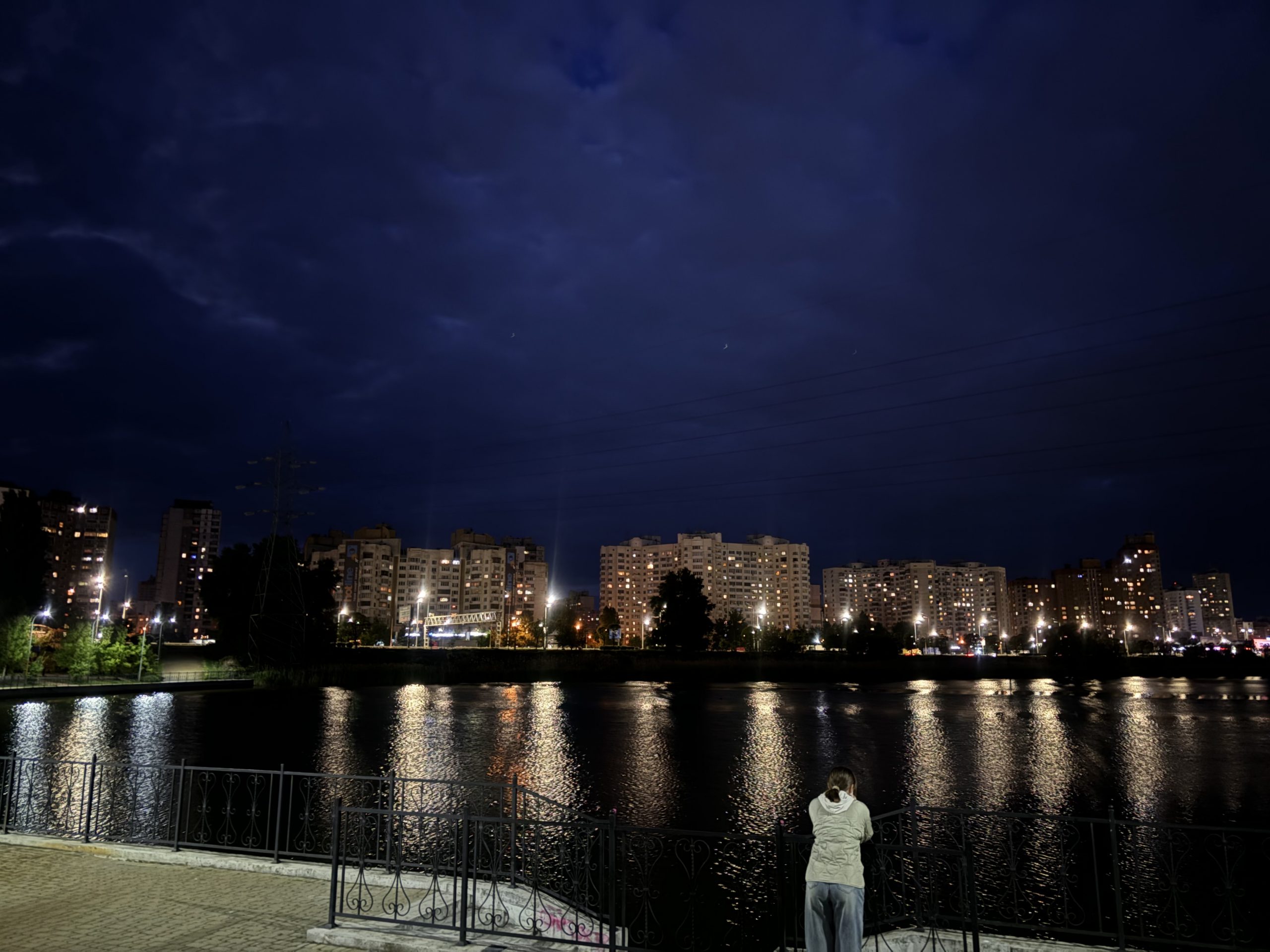 Де на Лівому березі Києва зробити атмосферні світлини