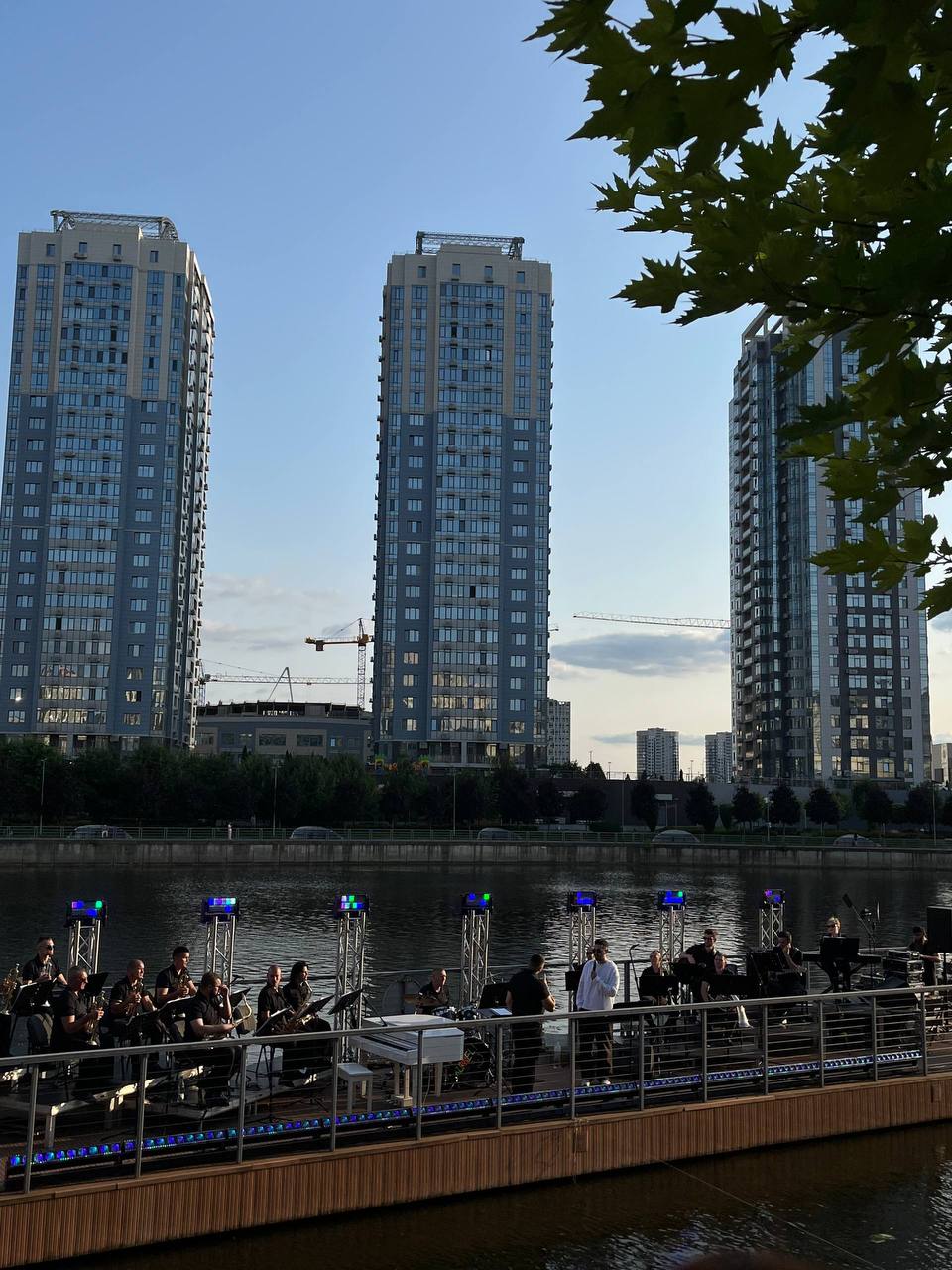 Де на Лівому березі Києва зробити атмосферні світлини