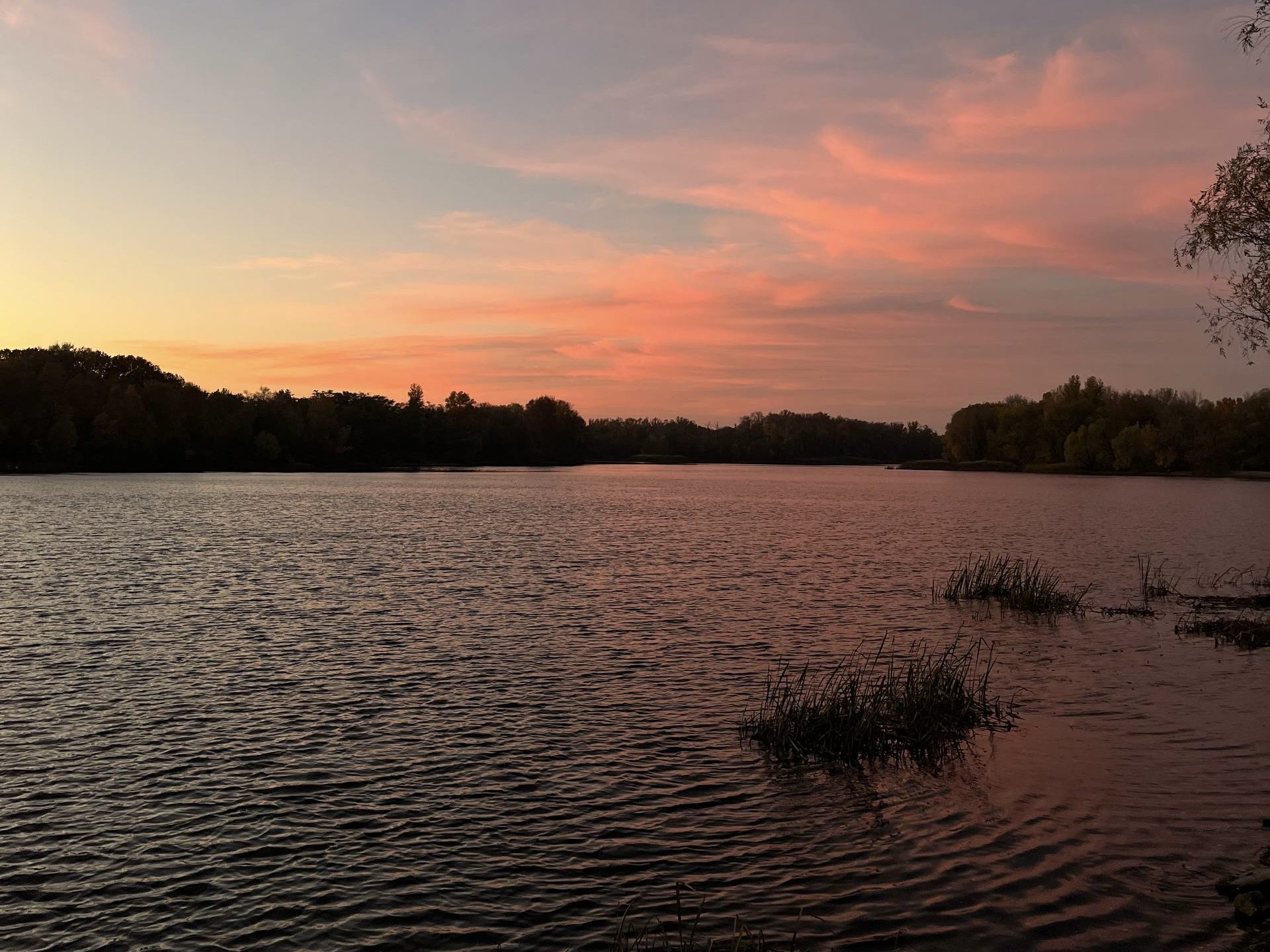 Де на Лівому березі Києва зробити атмосферні світлини
