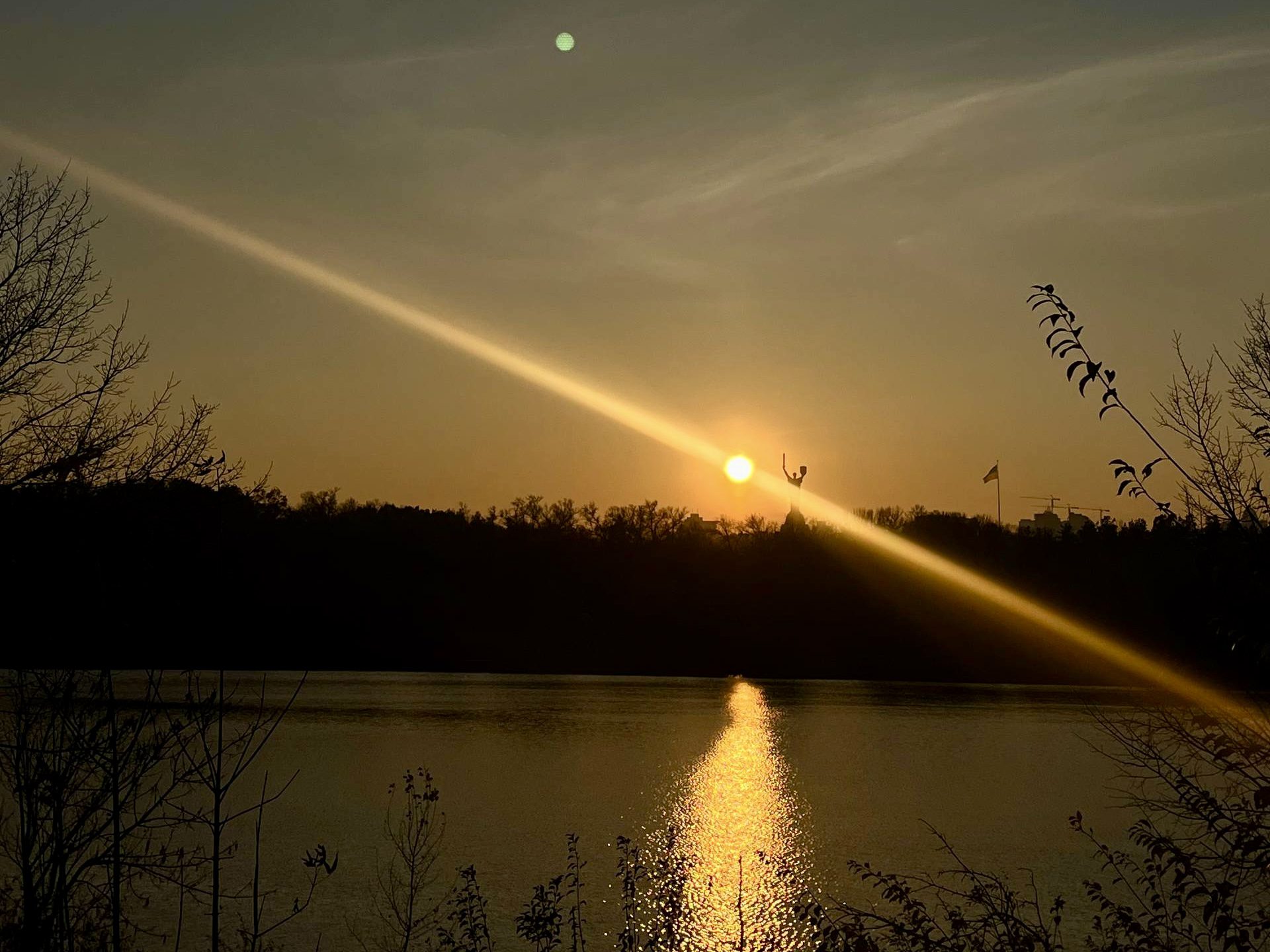 Де на Лівому березі Києва зробити атмосферні світлини