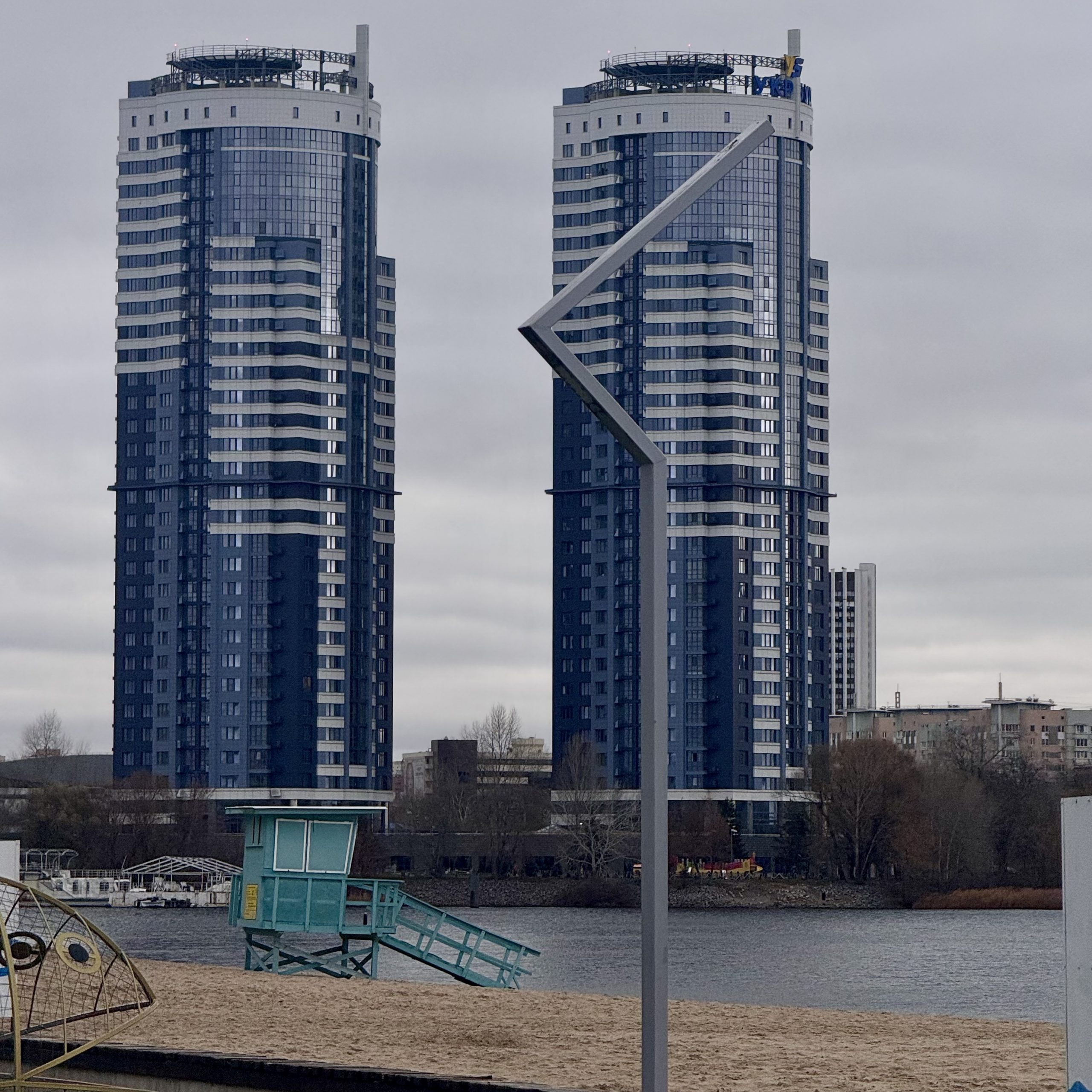 Де на Лівому березі Києва зробити атмосферні світлини