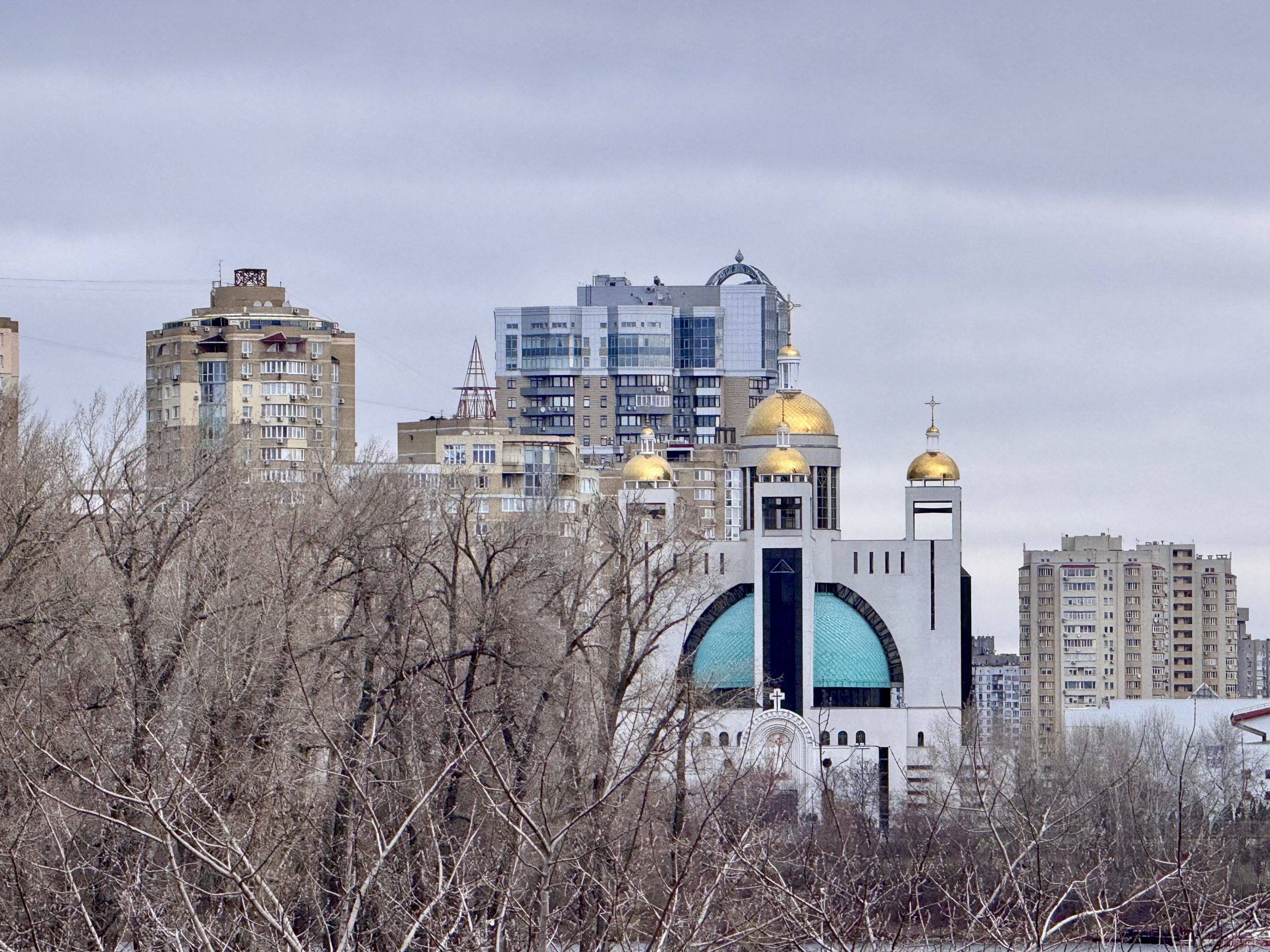 Де на Лівому березі Києва зробити атмосферні світлини