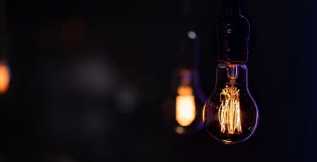 Через складну ситуацію в енергосистемі в Києві та пристоличному регіоні діють стабілізаційні відключення (графіки)