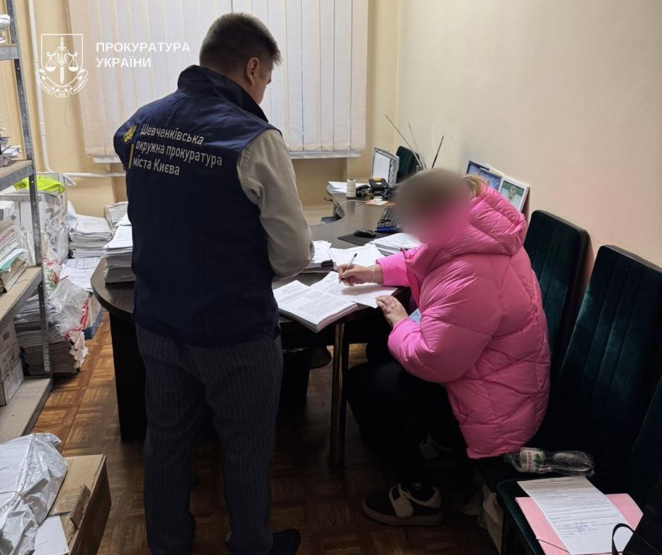 У Києві бухгалтерка компанії привласнила понад 8,5 млн гривень та купила собі квартиру