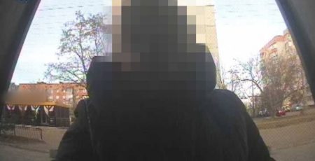 На Київщині жінку підозрюють у розтраті грошей військового, який перебував на фронті