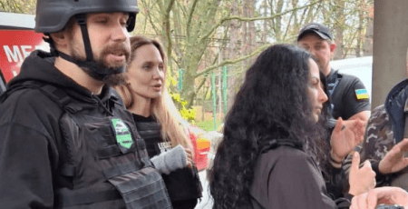 Під час поїздки Анжеліни Джолі у Херсон ТЦК затримало її водія, - ЗМІ