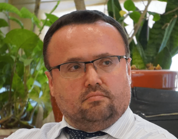 Ще один фігурант операції "Мідас" та член НКРЕКП Сергій Пушкар сьогодні покинув територію України, - нардеп