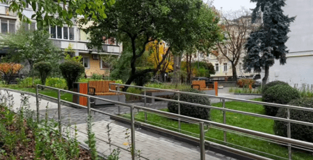 У Шевченківському районі облаштували новий мінісквер