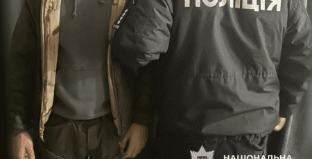 На Фастівщині чоловік зберігав арсенал вогнепальної зброї: протитанковий ракетний комплес, автомати та гранати