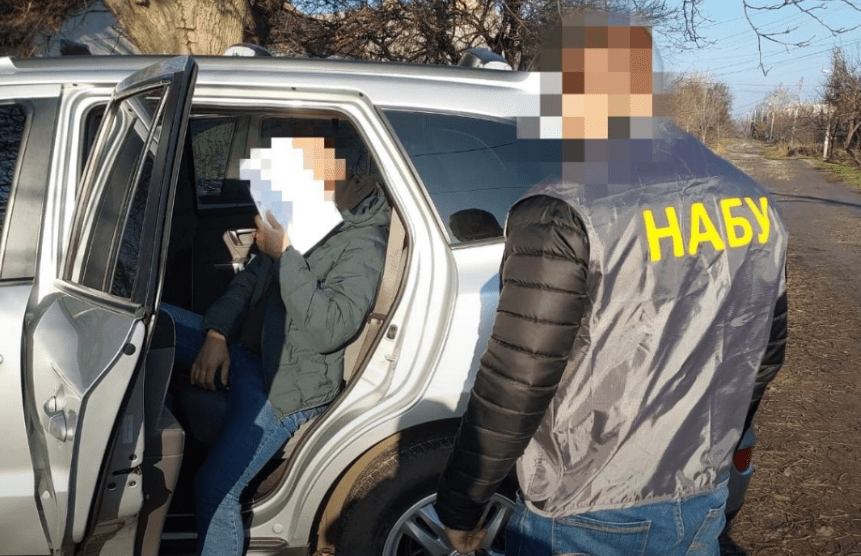 САП та НАБУ викрили злочинну групу, яка заволоділа коштами виділеним на відновлення тепло- та водопостачання у прифронтових містах