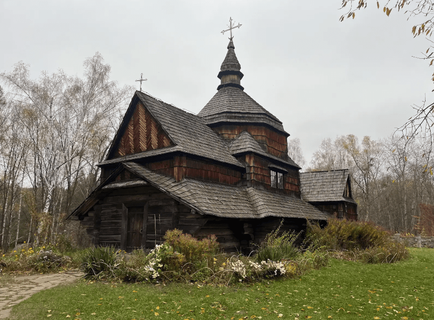 Де в Києві автентично провести час та смачно поїсти: прогулянка Пироговом за 300 гривень