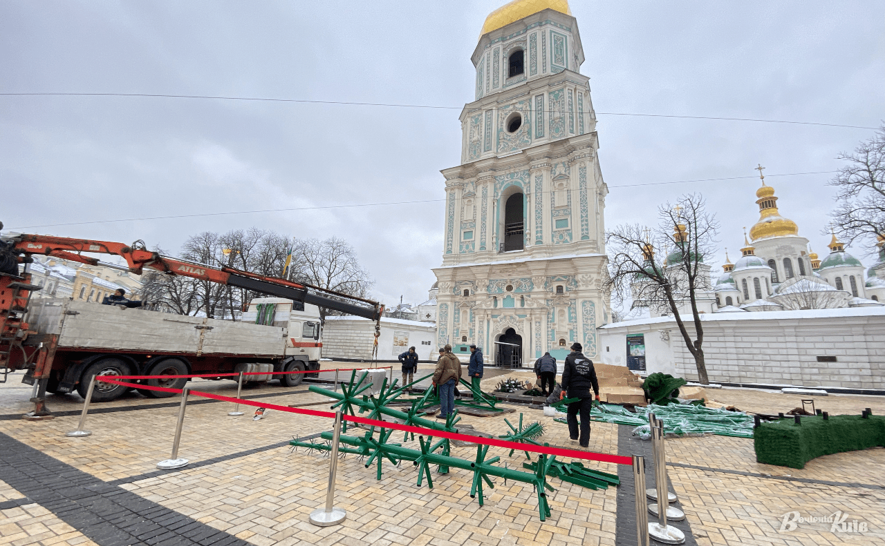 У Києві 8 листопада починають підготовку до встановлення головної ялинки країни
