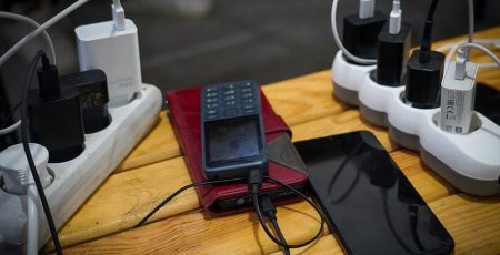 В столичних торговельних мережах розпочали роботу 169 пунктів обігріву й підзарядки (перелік)