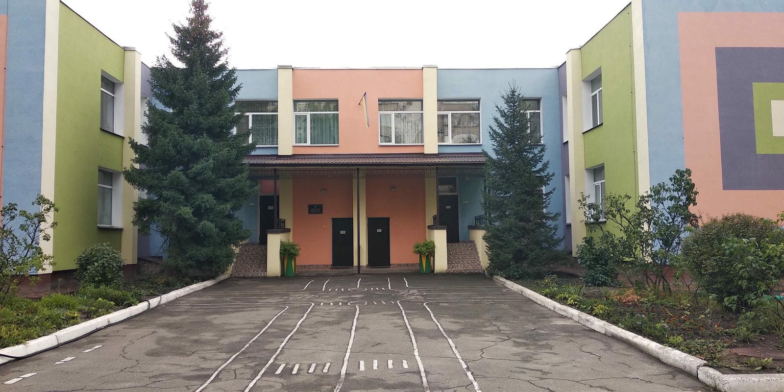 На Харківському масиві ремонтуватимуть огорожі двох дитсадків (адреси) 