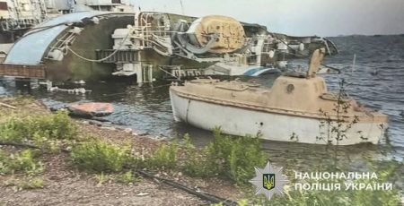 Експосадовець Міноборони з двома представниками «Укрспецторг» організували схему продажу списаних військових кораблів (фото)